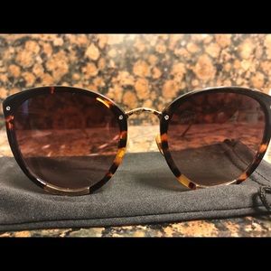 Sunday Somewhere Sophiya 182-DCT